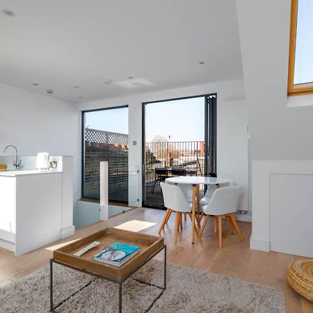 Guestready - Top Floor West Kensington Home Londres Extérieur photo