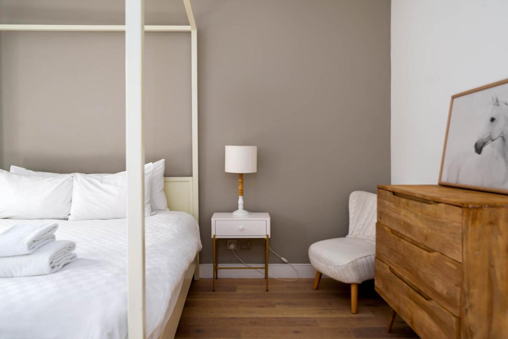 Guestready - Top Floor West Kensington Home Londres Extérieur photo
